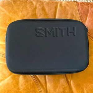 Smith goggle case 18x12x5 - holds up to 4 pairs of goggles or other gear
